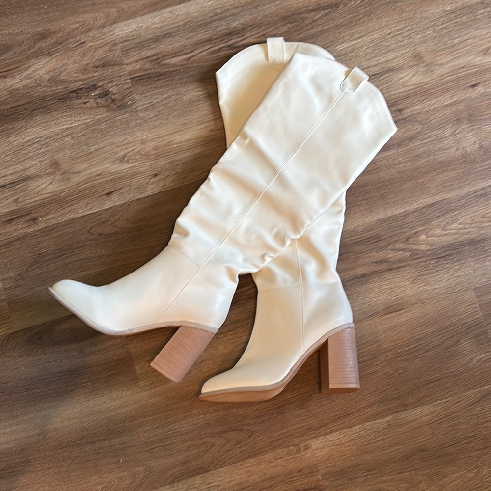 Cream Heeled Boots with Chunky Heel and Slouchy Design